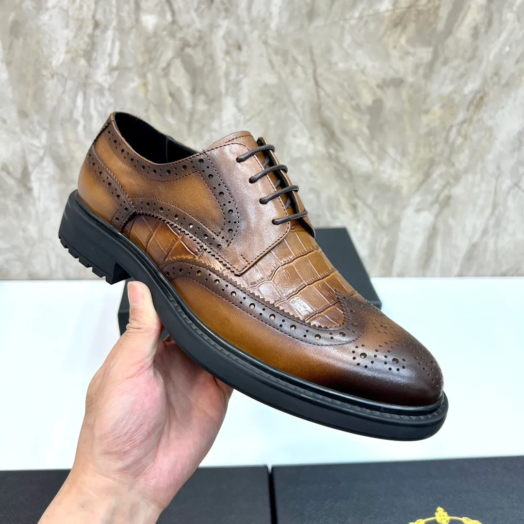 Original order quality: P580 Brand: PRADA (Prada) Standard code: Men's size 38/44 (45 can be customized) Grade: Same style as the official website High-quality men's shoes Material: Original cowhide Water-dyed cowhide lining Rubber outsole Style categories: Men's fashionable formal leather shoes Slip-on men's shoes series Young fashion European and American trends British style Top luxury Color: Actual picture